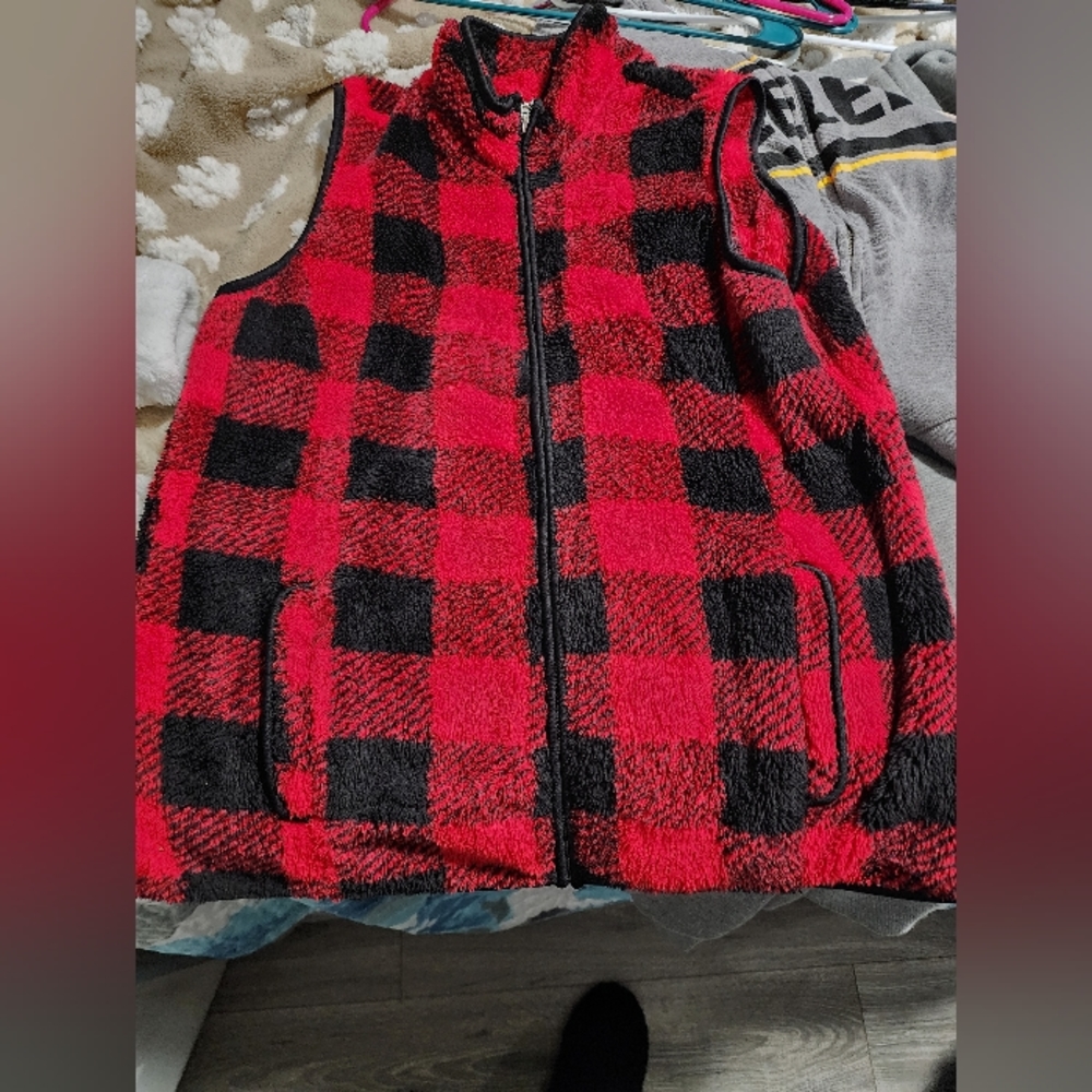 Women's fleece vest